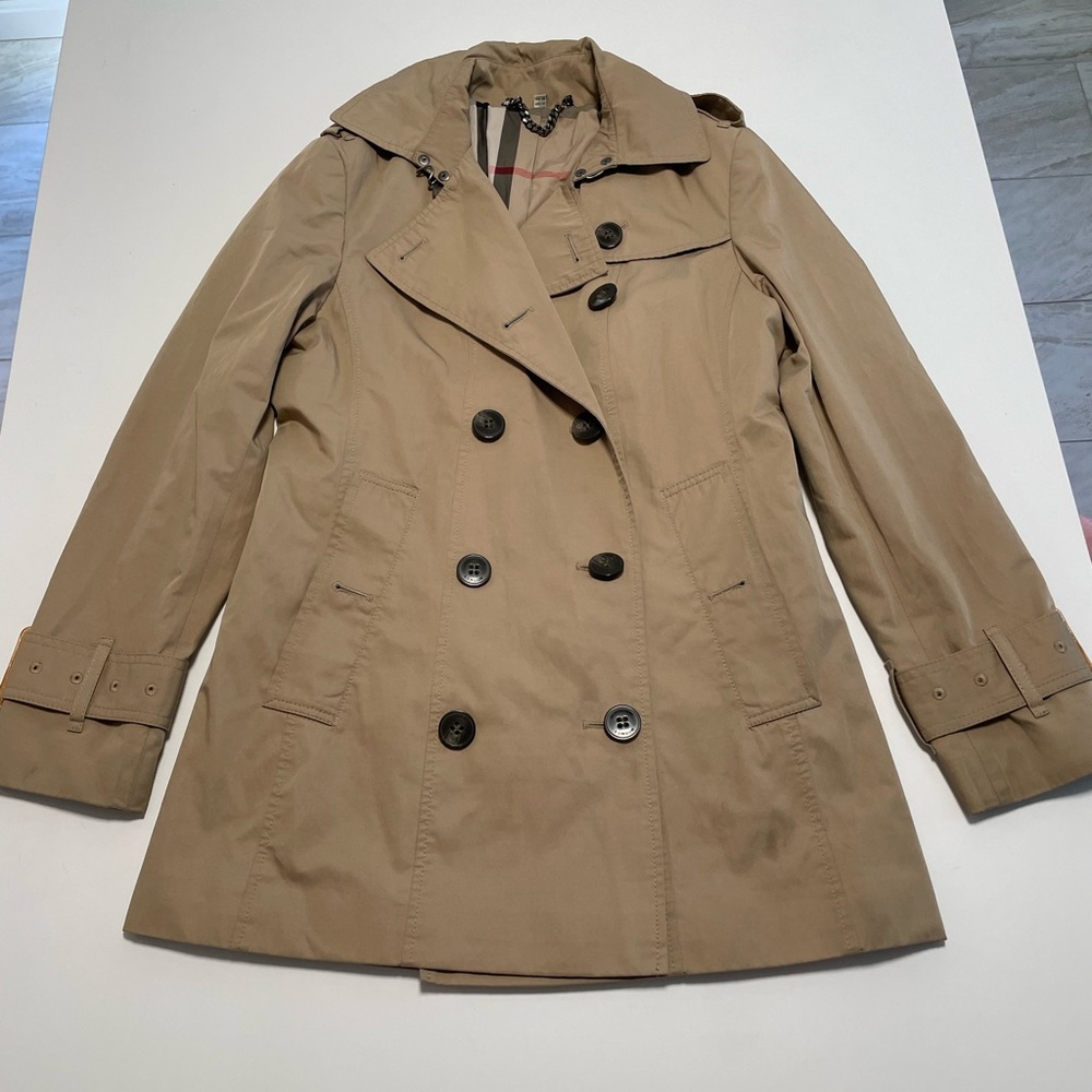 Burberry trench coat, US size 2, UK size 4